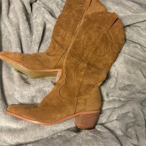 Tan Suede Western Boots